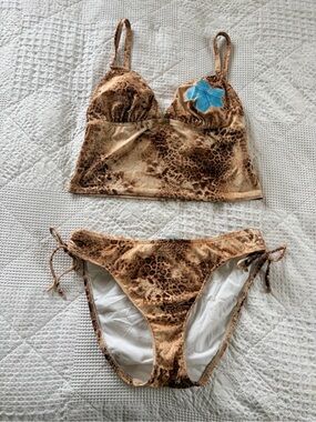 Vintage Y2K Leopard Print Two-Piece Tankini Set with Blue Flower Accent